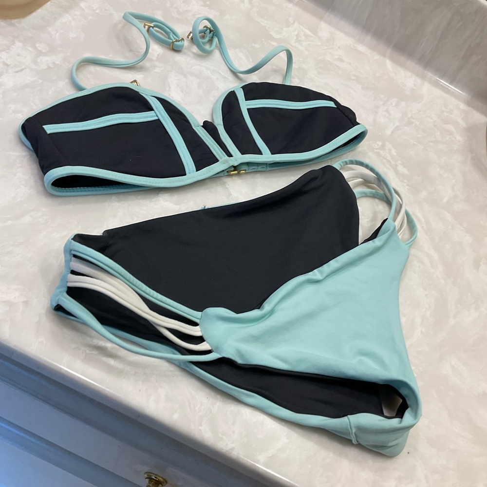 Bombshell Reversible Bikini by L Space, Black & Green, Removeable Strap, Sz Med - Picture 14 of 16